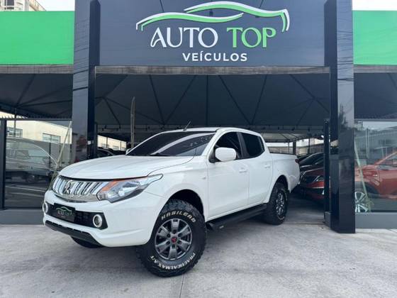 MITSUBISHI L200 TRITON 2.4 16V TURBO DIESEL SPORT HPE CD 4P 4X4 AUTOMÁTICO MITSUBISHI L200 TRITON 2.4 16V TURBO DIESEL SPORT HPE CD 4P 4X4 AUTOMÁTICO